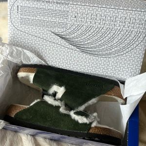 Birkenstock Arizona Shearling Mountain View Green Regular Fit sz 39 (US wms 8)